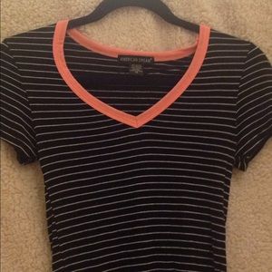 Striped v-neck tee